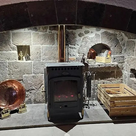 L'oustal De L'adrienne E Jean , De Campagne Au Pied Des Montagnes Holiday home *