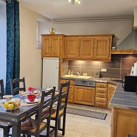 Дом отдыха L'oustal De L'adrienne E Jean , De Campagne Au Pied Des Montagnes *