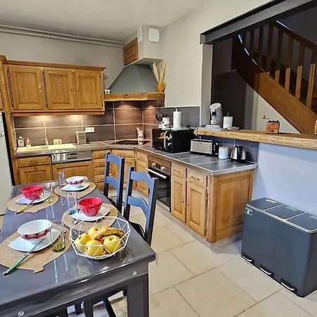 L'oustal De L'adrienne E Jean , De Campagne Au Pied Des Montagnes