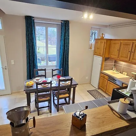 Дом отдыха L'oustal De L'adrienne E Jean , De Campagne Au Pied Des Montagnes