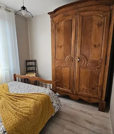 L'oustal De L'adrienne E Jean , De Campagne Au Pied Des Montagnes *
