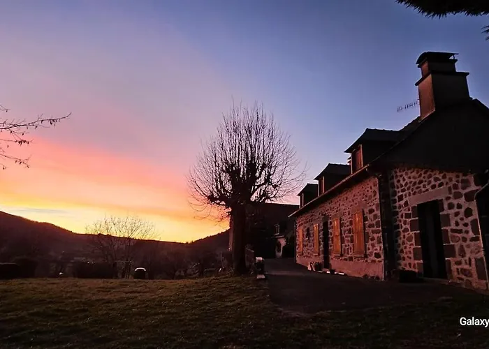 Дом отдыха L'oustal De L'adrienne E Jean , De Campagne Au Pied Des Montagnes