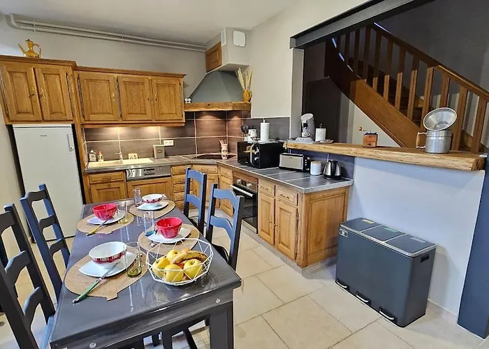 L'oustal De L'adrienne E Jean , De Campagne Au Pied Des Montagnes