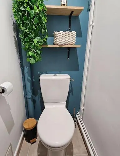 L'oustal De L'adrienne E Jean , De Campagne Au Pied Des Montagnes *