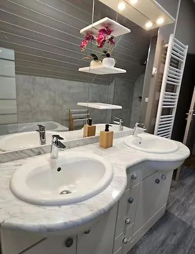 Дом отдыха L'oustal De L'adrienne E Jean , De Campagne Au Pied Des Montagnes