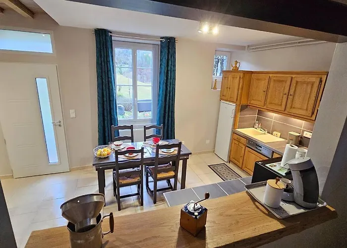 Дом отдыха L'oustal De L'adrienne E Jean , De Campagne Au Pied Des Montagnes