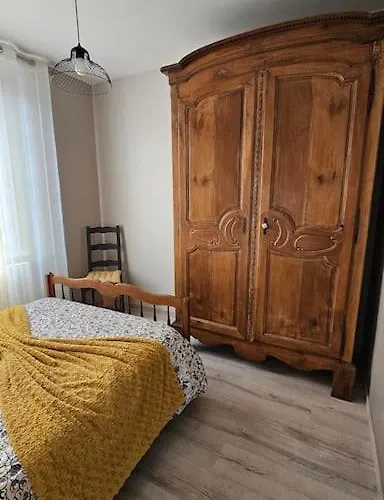 L'oustal De L'adrienne E Jean , De Campagne Au Pied Des Montagnes *