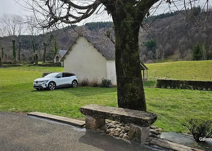 L'oustal De L'adrienne E Jean , De Campagne Au Pied Des Montagnes Дом отдыха Tournemire (Cantal)