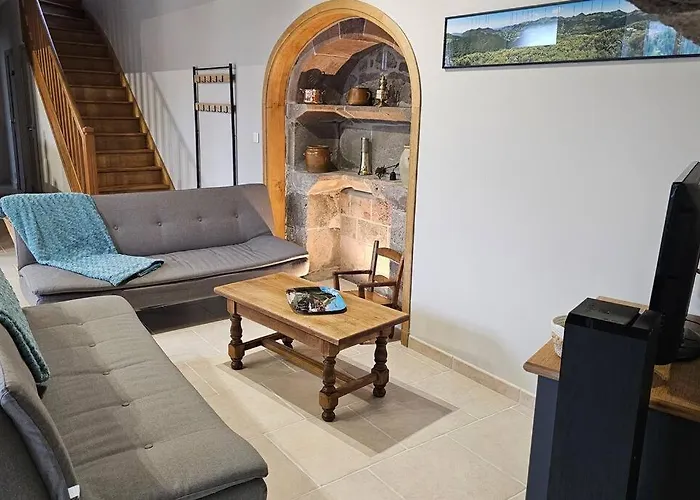 L'oustal De L'adrienne E Jean , De Campagne Au Pied Des Montagnes Дом отдыха Tournemire (Cantal)